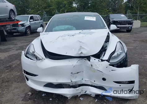 2018 Tesla Model 3 Long Range/Performance z USA, uszkodzony, nr VIN 5YJ3E1EB7JF115583